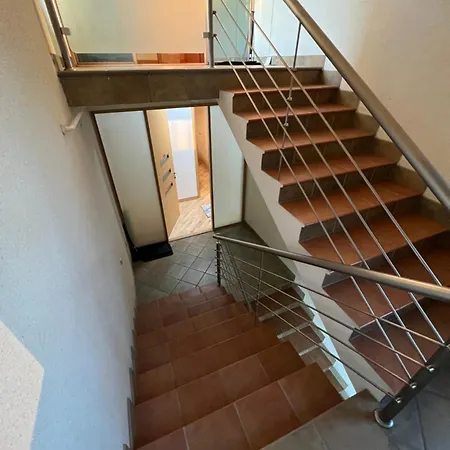 1 Apartament *