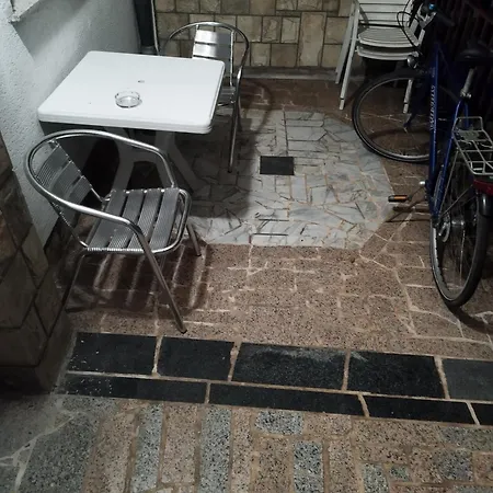 1 Apartment